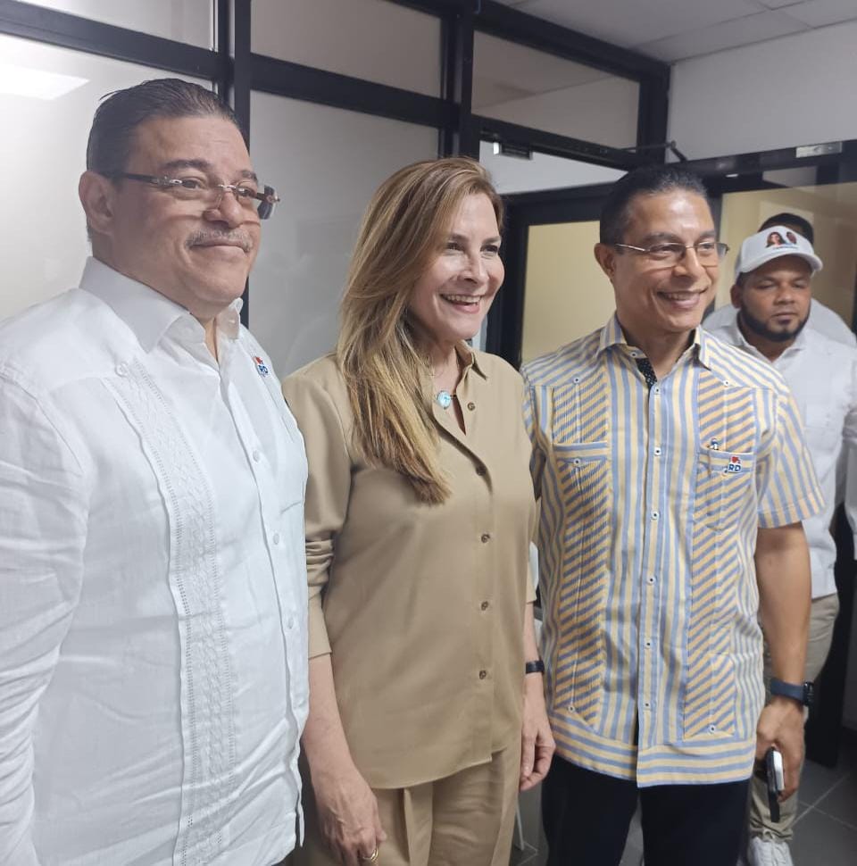 La candidatura de Carolina Mejía para la nominación presidencial continúa sumando importantes apoyos a lo interno del Partido Revolucionario Moderno (PRM), en esta ocasión, recibió el apoyo del alto dirigente perremeísta ingeniero Francisco Camacho.