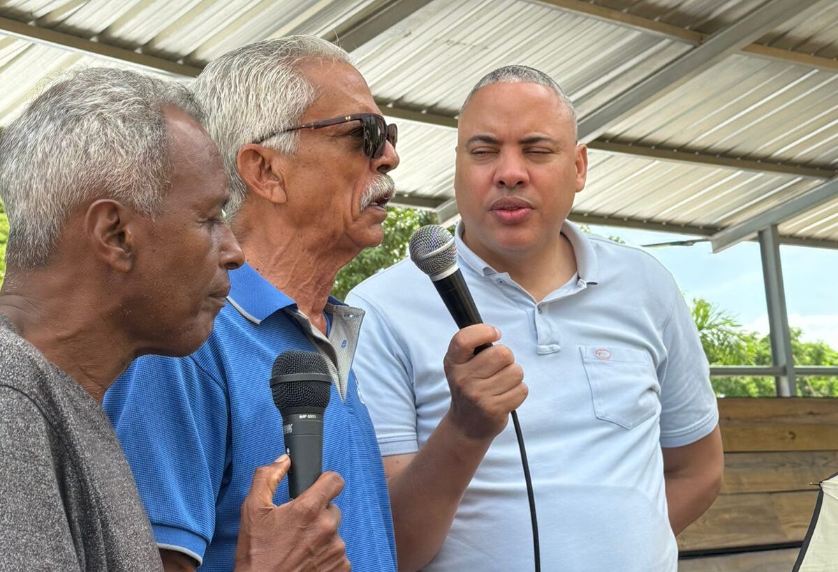 El alcalde del municipio Yaguate, provincia San Cristóbal, José Oviedo anunció ayer la solicitud al Concejo de Regidores, para la donación de unos 45 mil metros de terreno para la construcción de un complejo deportivo para los eventos que realiza la Pony Dominicana Béisbol cada año.