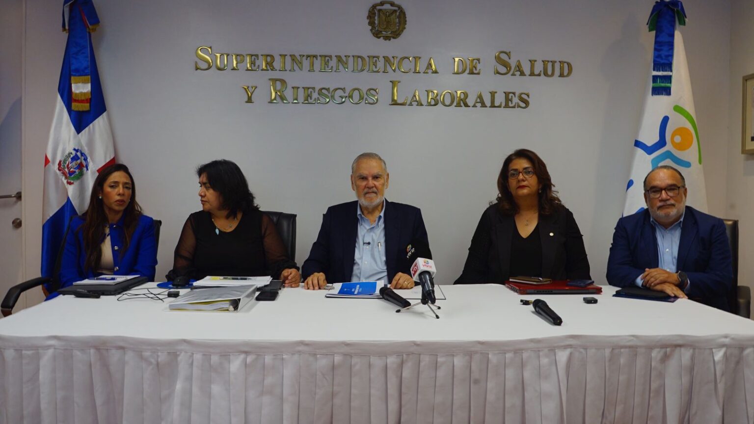 La Superintendencia de Salud y Riesgos Laborales (Sisalril) reiteró este jueves que la propuesta de implementación del modelo de per cápita diferenciado en el Régimen Contributivo del Seguro Familiar de Salud (SFS) no implicará ningún perjuicio para los afiliados, ni alteraciones en las coberturas, beneficios o calidad de los servicios que actualmente reciben.