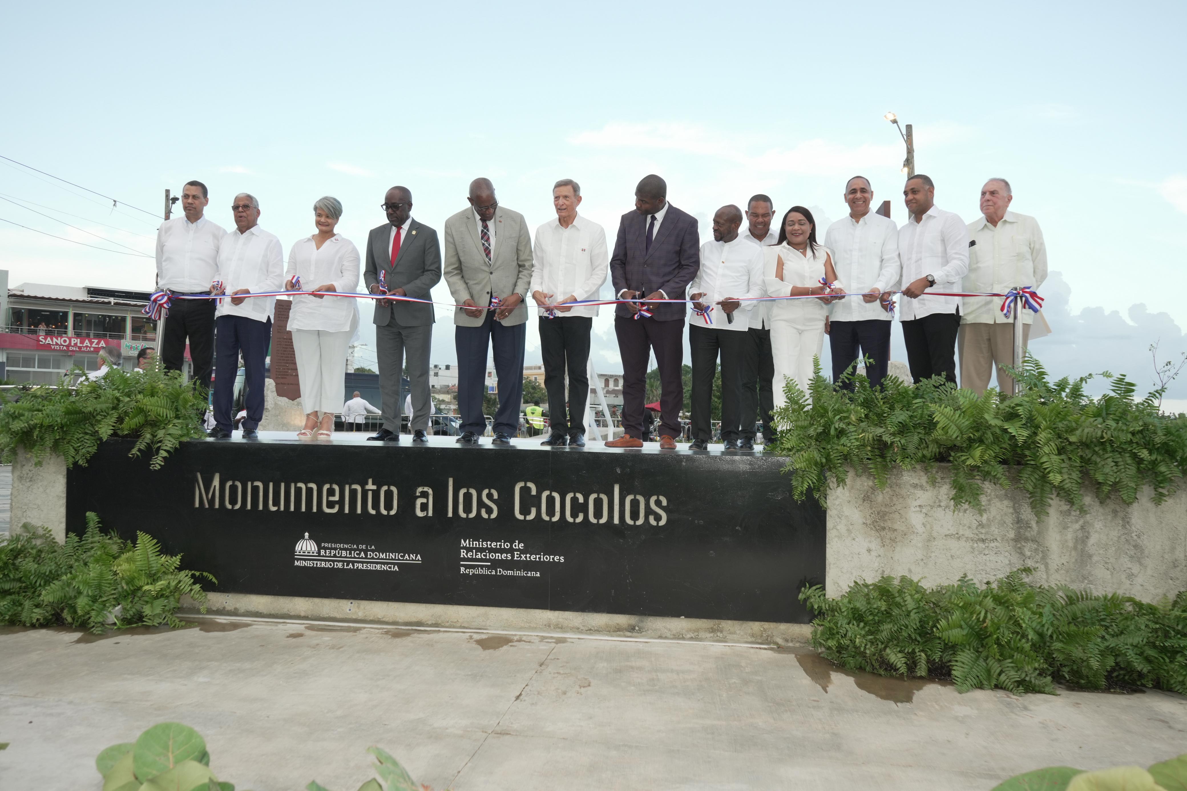 El Ministerio de Relaciones Exteriores (MIREX) inauguró este sábado el Monumento a Los Cocolos, una obra que rinde homenaje a la identidad cultural dominicana y reconoce el trabajo de estos inmigrantes de las Antillas como un importante aporte que contribuyó a levantar la industria azucarera del país a finales del siglo XIX, de manera especial en la región Este.