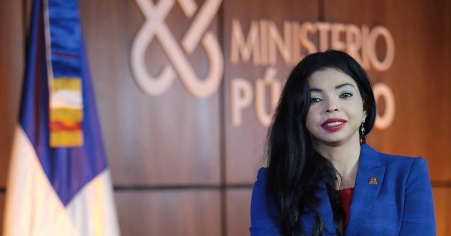 La Procuradora General de la República, Yeni Berenice Reynoso, reiteró este lunes su llamado al Congreso Nacional para que apruebe de manera urgente el nuevo Código Penal, argumentando que el país sigue operando bajo una legislación penal obsoleta que limita la eficacia del sistema judicial.