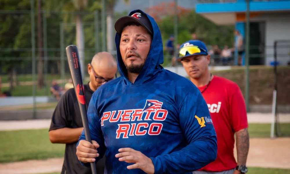 La leyenda del béisbol boricua Yadier Molina volverá a liderar la selección nacional de Puerto Rico como manager en el Clásico Mundial de Béisbol 2026, según anunció oficialmente el equipo este miércoles.