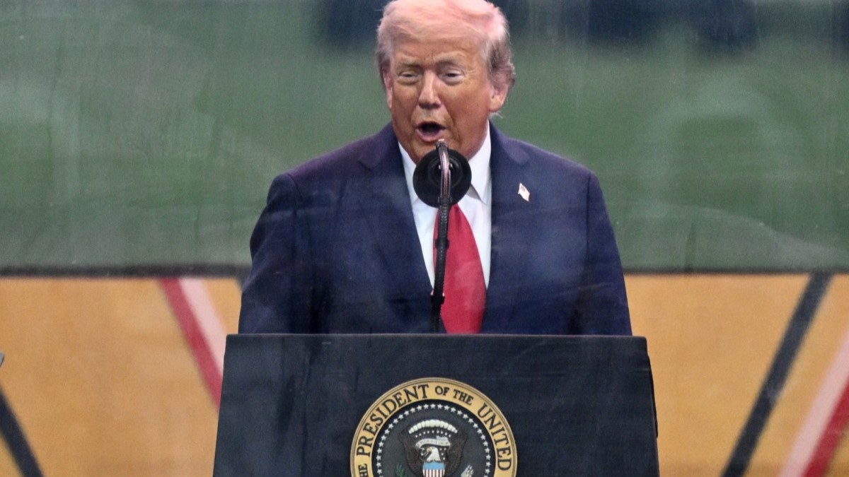 El presidente de Estados Unidos, Donald Trump, negó que el gobierno que encabeza este involucrado en el conflicto entre Israel e Irán, pero no descartó una posible participación dependiendo de como se desarrollen las circunstancias.