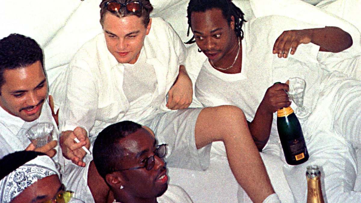 El juicio que enfrenta el rapero y productor Sean “Diddy” Combs por cargos de tráfico sexual, transporte con fines de prostitución y crimen organizado ha sacudido al mundo del entretenimiento, no solo por la gravedad de las acusaciones, sino también por la cantidad de celebridades mencionadas en el proceso.