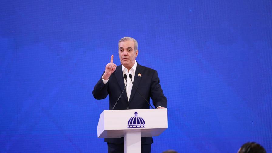 El presidente Luis Abinader reiteró este lunes la necesidad de reformar el Código Penal y el Código Procesal Penal para endurecer las penas, asegurando que las leyes actuales no responden adecuadamente a las demandas en materia de seguridad y justicia de la sociedad dominicana.