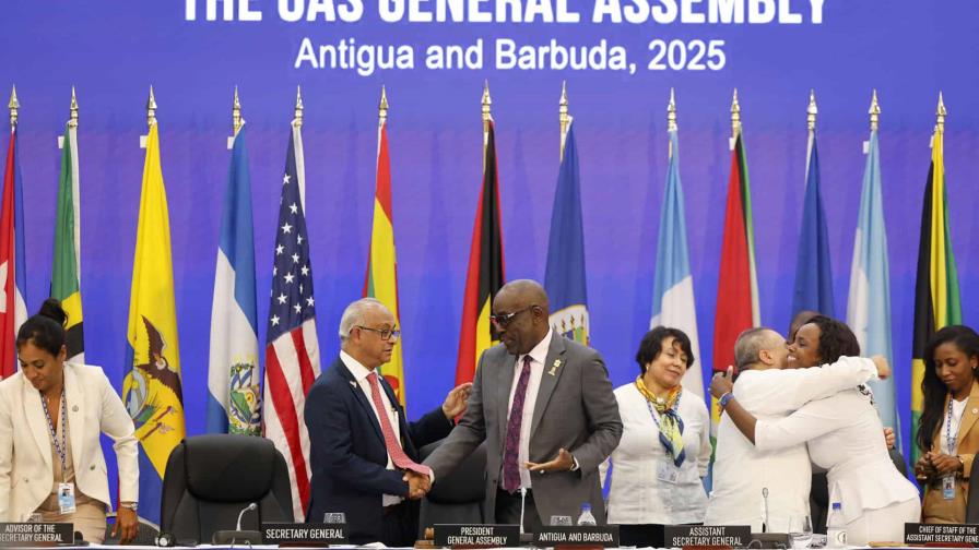 La 55 Asamblea General de la Organización de los Estados Americanos (OEA) concluyó este viernes con un compromiso de los países miembros a respaldar la misión de seguridad desplegada en Haití, así como con la elección de la reconocida disidente cubana Rosa María Payá como nueva comisionada de derechos humanos.