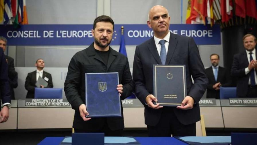 El presidente ucraniano, Volodimir Zelenski, ha firmado este miércoles el acuerdo con el Consejo de Europa para la creación del Tribunal Especial para el Crimen de Agresión en Ucrania, un nuevo órgano que nace también con el aval de la Unión Europea y que está llamado a imputar y juzgar a los responsables individuales de la invasión rusa sobre el país europeo.