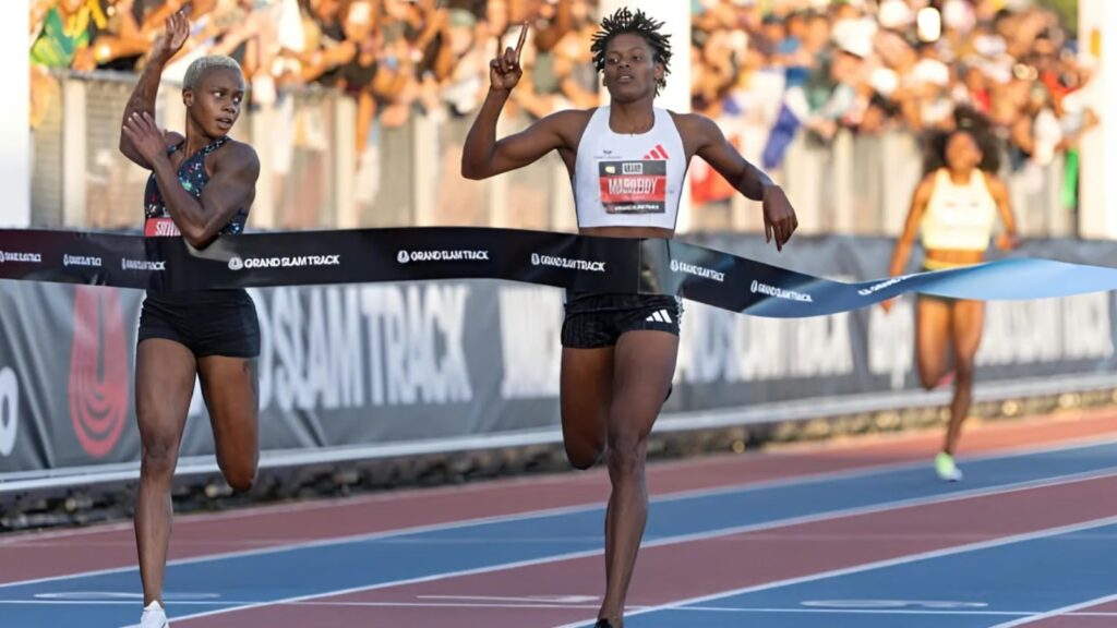La velocista dominicana Marileidy Paulino volvió a demostrar su dominio en los 400 metros planos al ganar este sábado la tercera parada del Grand Slam Track, celebrada en el emblemático estadio Franklin Field de Filadelfia. La campeona olímpica se impuso con un destacado tiempo de 49.12 segundos, optando por este evento en lugar de la Liga Diamante.