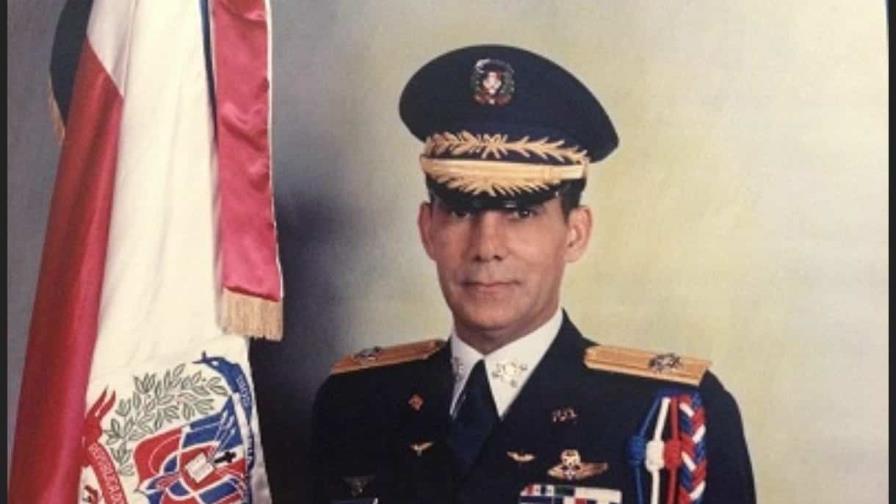 Falleció a los 73 años de edad el general retirado Juan Bautista Rojas Tabar, quien se desempeñó como ministro de las Fuerzas Armadas de la República Dominicana (16/08/ 1996 - 31/10/1996).