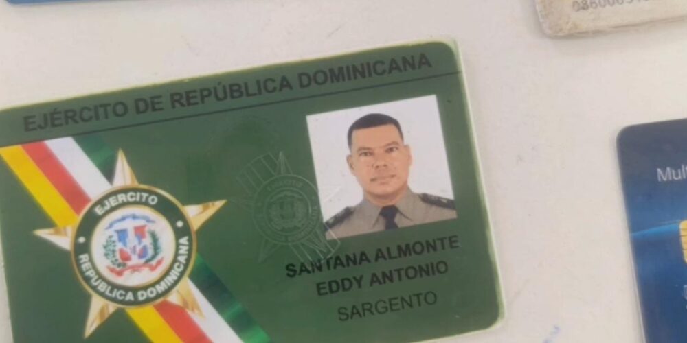 Un sargento del Ejército de la República Dominicana (ERD) fue asesinado de tres disparos la tarde del martes, momentos en que se transitaba en un vehículo por la avenida Circunvalación Norte, tramo Gurabo, de Santiago.