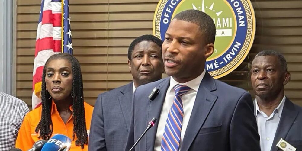 El miedo a la deportación a una nación en crisis cunde entre haitianos en Estados Unidos tras el fin del Estatus de Protección Temporal (TPS) que ordenó la Administración de Donald Trump para más de medio millón de ellos pese a la prohibición de viaje a ese país por la violencia de las pandillas.