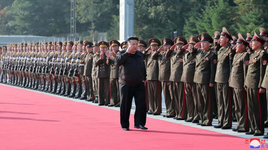 Una delegación de la Universidad Militar Kim Il-sung partió el lunes a Rusia para visitar la Academia Militar del Estado Mayor en medio del fortalecimiento de los lazos Pionyang-Moscú, según informó este martes la agencia estatal KCNA.